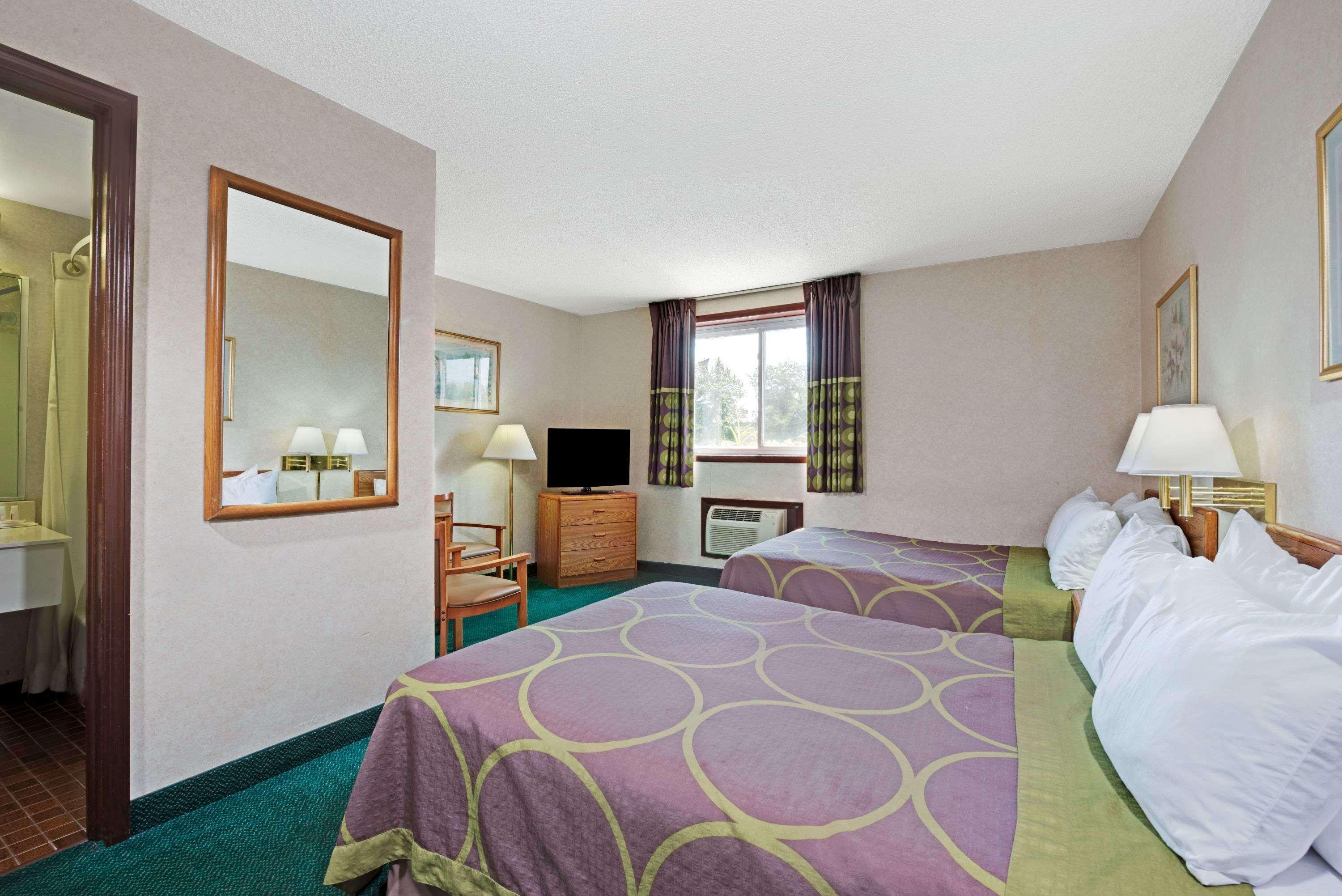 Super 8 By Wyndham Kenmore/Buffalo/Niagara Falls Area Exteriör bild