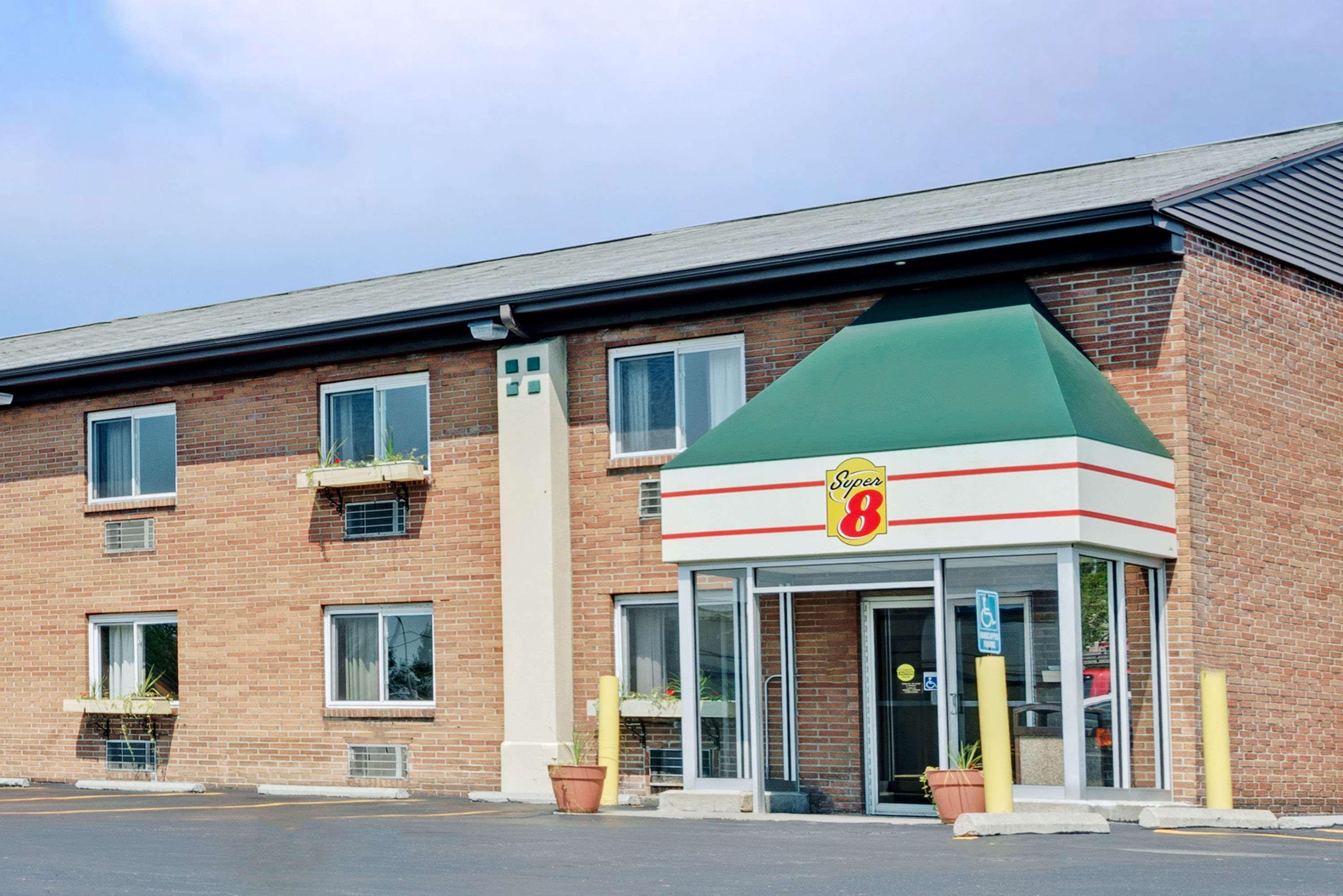 Super 8 By Wyndham Kenmore/Buffalo/Niagara Falls Area Exteriör bild